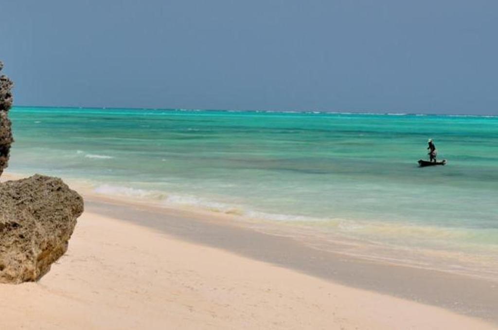 Ras Beach Hotel 4*